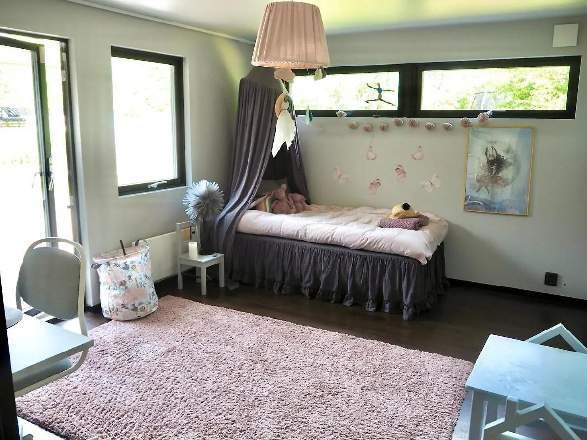 Social Villa Near The Sea! Goteborg