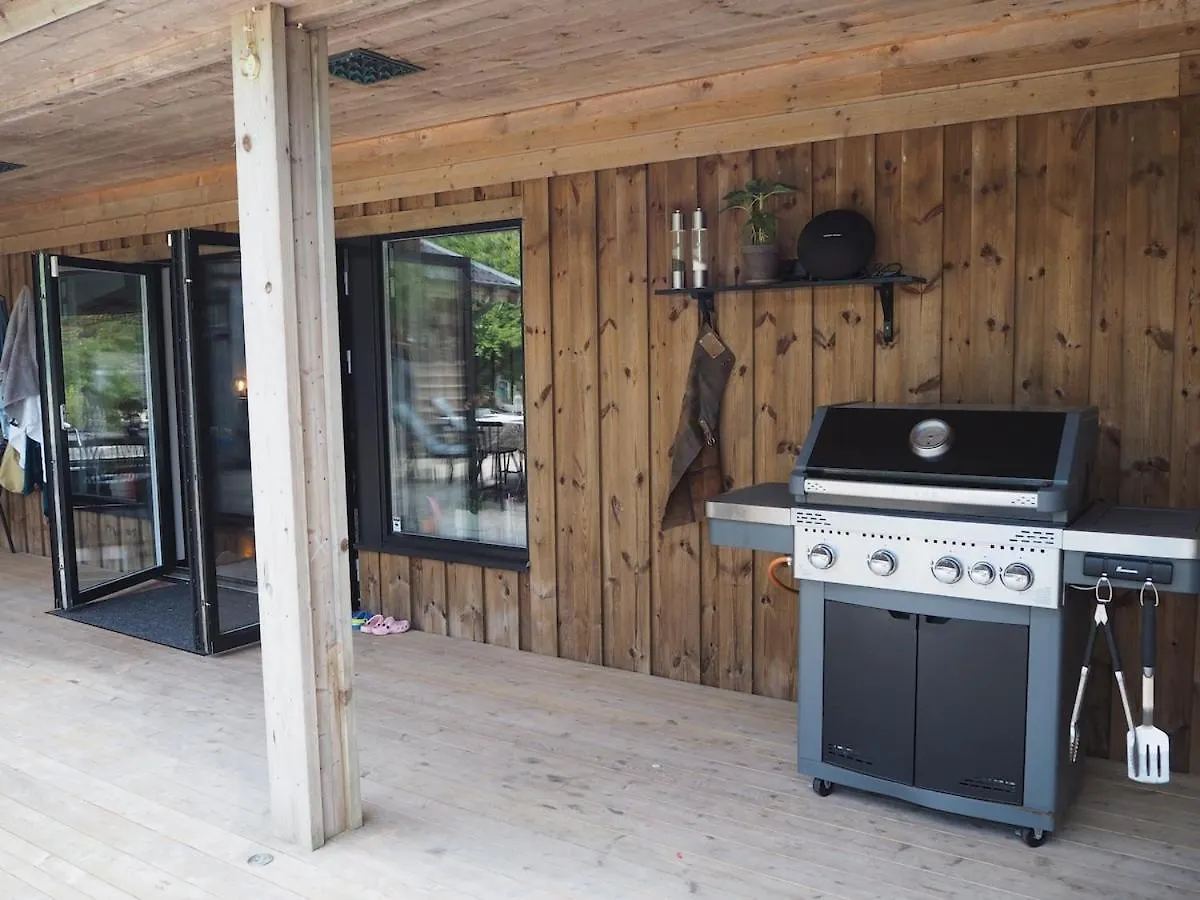 Social Villa Near The Sea! Goteborg